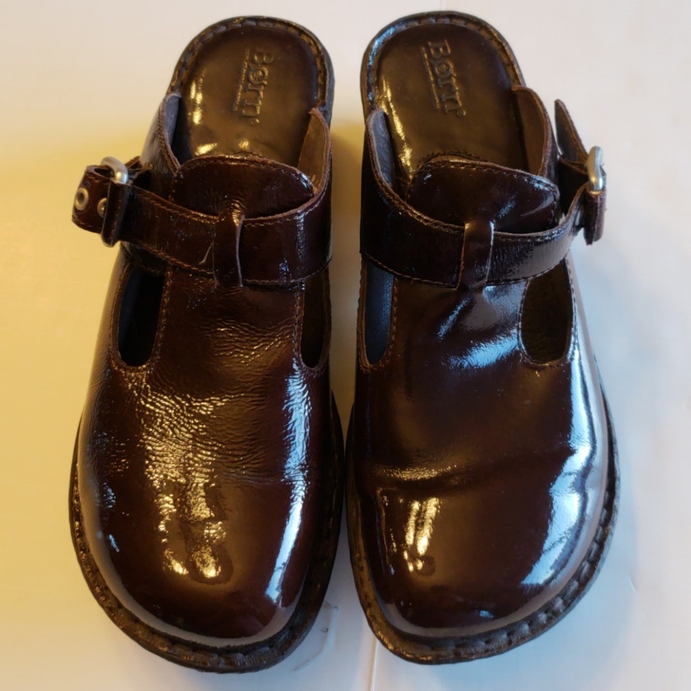 Born patent leather brown shoes size 9